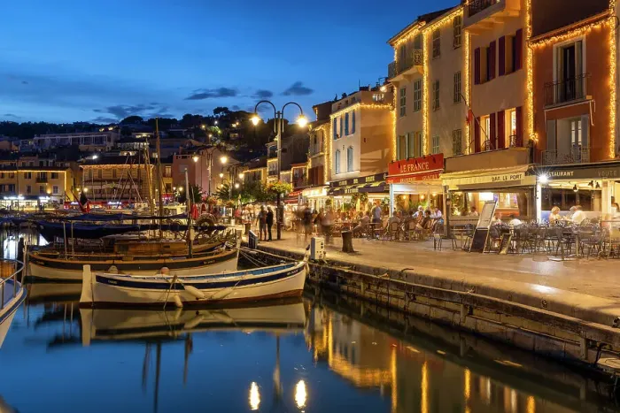 Framed Print : Cassis harbour at dusk, Bouches-du-Rhone, Provence-Alpes-Cote d'Azur, France