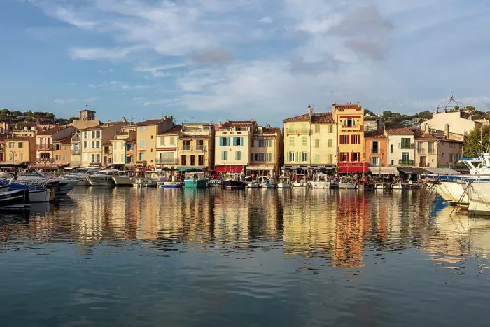 Framed Print : Cassis harbour and traditional fishing boats, Bouches-du-Rhone, Provence-Alpes-Cote d'Azur, France Framed Print : Cassis harbour and traditional fishing boats, Bouches-du-Rhone, Provence-Alpes-Cote d'Azur, France