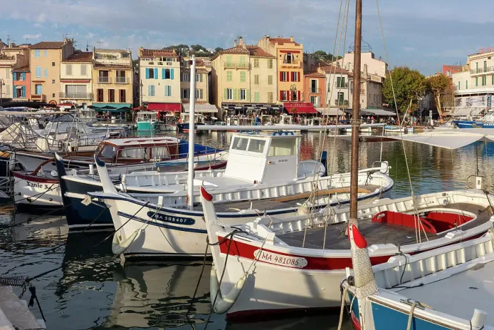Framed Print : Cassis harbour and traditional fishing boats, Bouches-du-Rhone, Provence-Alpes-Cote d'Azur, France Framed Print : Cassis harbour and traditional fishing boats, Bouches-du-Rhone, Provence-Alpes-Cote d'Azur, France