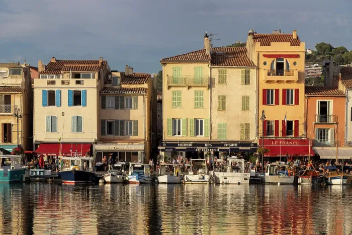 Framed Print : Cassis harbour and traditional fishing boats, Bouches-du-Rhone, Provence-Alpes-Cote d'Azur, France Framed Print : Cassis harbour and traditional fishing boats, Bouches-du-Rhone, Provence-Alpes-Cote d'Azur, France
