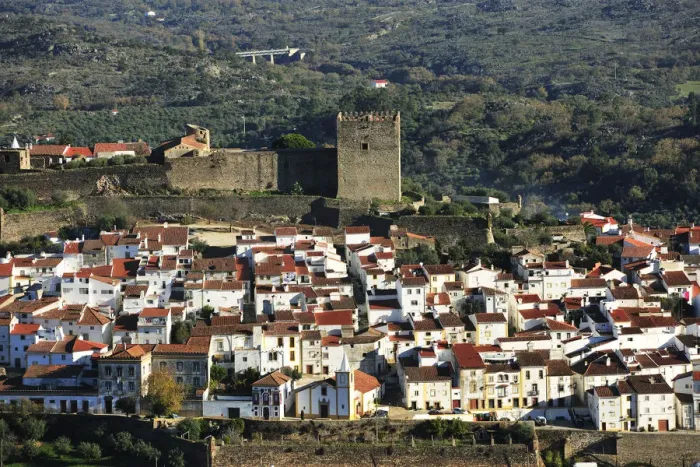 Framed Print : Castelo de Vide and the medieval castle. Alentejo, Portugal