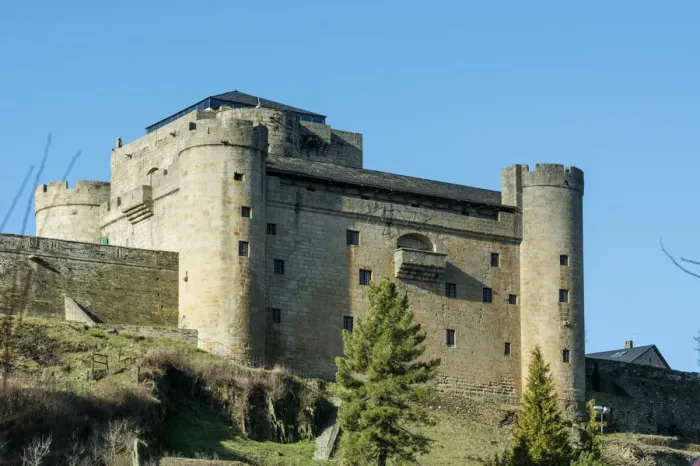 Framed Print : The castle (castillo de los condes de Benavente) of Puebla de Sanabria. Castilla y Leon