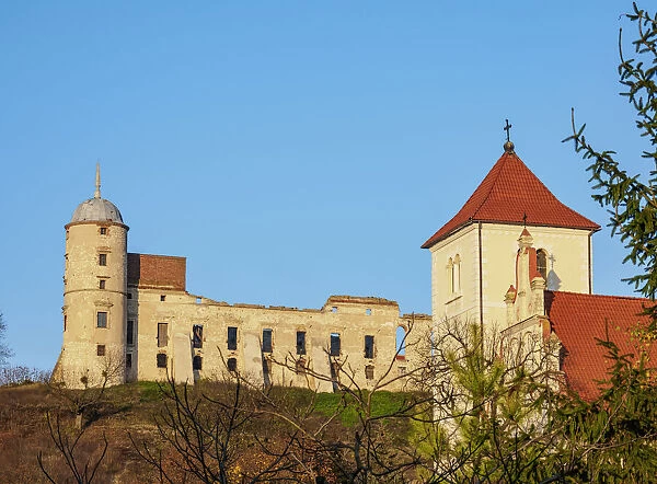 Castle and Church of St. Stanislaus and St. Margaret, Janowiec, Lublin Voivodeship