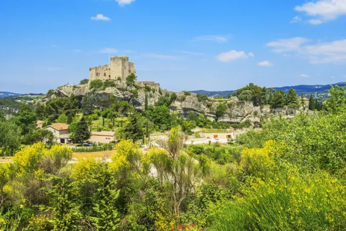 Framed Print : Castle of the counts of Toulouse, Vaison-La-Romaine, Vaucluse, Provence-Alpes-Cotes d'Azur, France