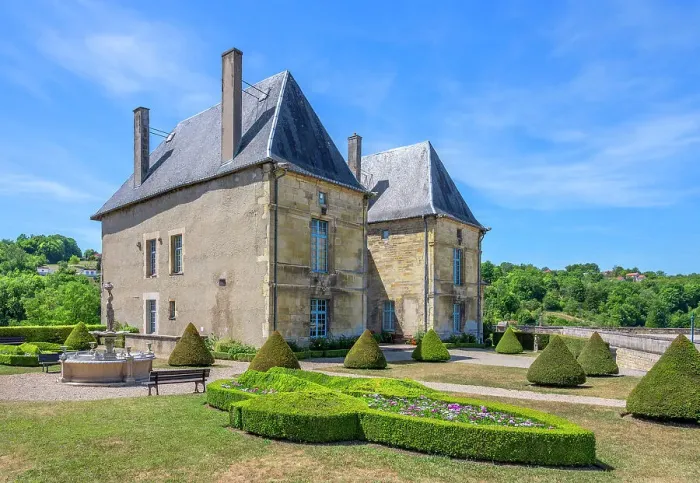 Framed Print : Former castle of the Dukes of Bar, today Musee barrois at Bar-le-Duc, Meuse, Lorraine, Alsace-Champagne-Ardenne-Lorraine, Grand Est, France