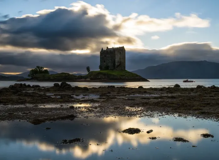 Framed Print : Castle Stalker, Argyll and Bute, Scotland Framed Print : Castle Stalker, Argyll and Bute, Scotland