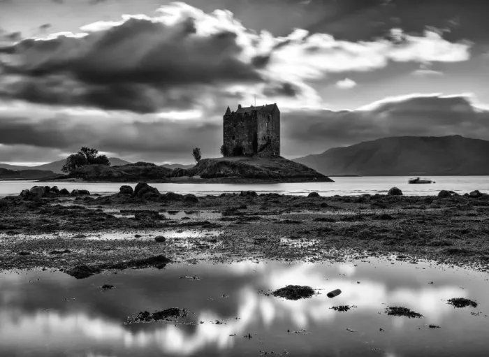 Framed Print : Castle Stalker on loch Laich, Argyll and Bute, Scotland Framed Print : Castle Stalker on loch Laich, Argyll and Bute, Scotland