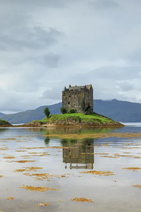 Framed Print : Castle Stalker on Loch Linnhe, Appin, Argyll & Bute, Scotland