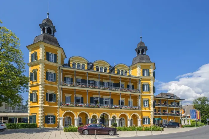 Framed Print : Castlehotel at Velden, Worthersee, Carinthia, Austria Framed Print : Castlehotel at Velden, Worthersee, Carinthia, Austria