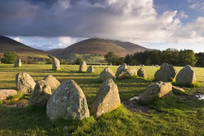 Framed Print : Castlerigg Stone Circle with Blencathra mountain behind, Lake District, Cumbria, England Framed Print : Castlerigg Stone Circle with Blencathra mountain behind, Lake District, Cumbria, England