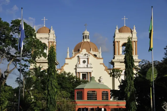 Framed Print : Catedral San Pedro Sula at Parque Central, San Pedro Sula, Honduras, Central America Framed Print : Catedral San Pedro Sula at Parque Central, San Pedro Sula, Honduras, Central America
