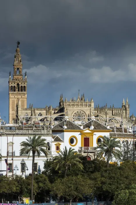 Framed Print : Cathedral and Giralda bell tower, Seville, Andalusia, Spain Framed Print : Cathedral and Giralda bell tower, Seville, Andalusia, Spain