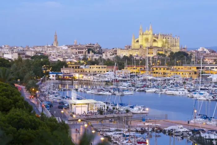 Framed Print : Cathedral La Seu and harbour, Palma de Mallorca, Mallorca, Balearic Islands, Spain