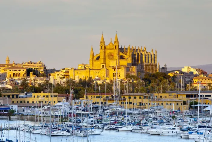 Framed Print : Cathedral La Seu and harbour, Palma de Mallorca, Mallorca, Balearic Islands, Spain Framed Print : Cathedral La Seu and harbour, Palma de Mallorca, Mallorca, Balearic Islands, Spain