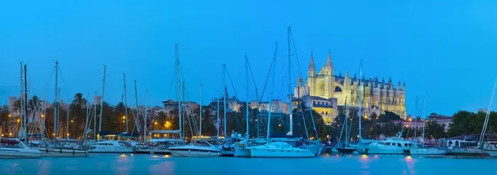Framed Print : Cathedral La Seu illuminated at dusk, Palma de Mallorca, Mallorca, Balearic Islands Framed Print : Cathedral La Seu illuminated at dusk, Palma de Mallorca, Mallorca, Balearic Islands