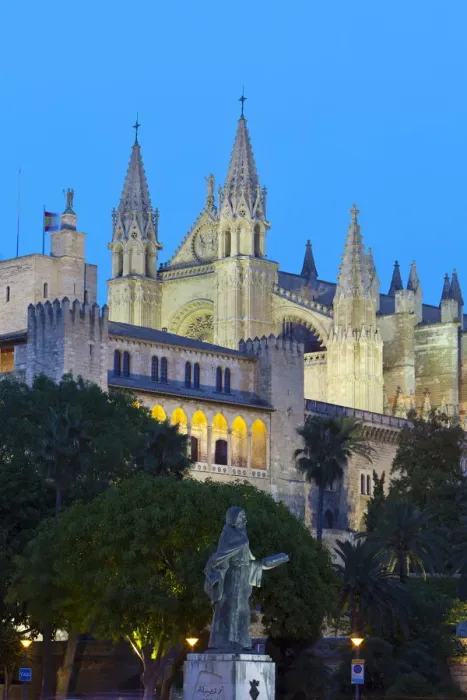 Framed Print : Cathedral La Seu, Palma de Mallorca, Mallorca, Balearic Islands, Spain Framed Print : Cathedral La Seu, Palma de Mallorca, Mallorca, Balearic Islands, Spain