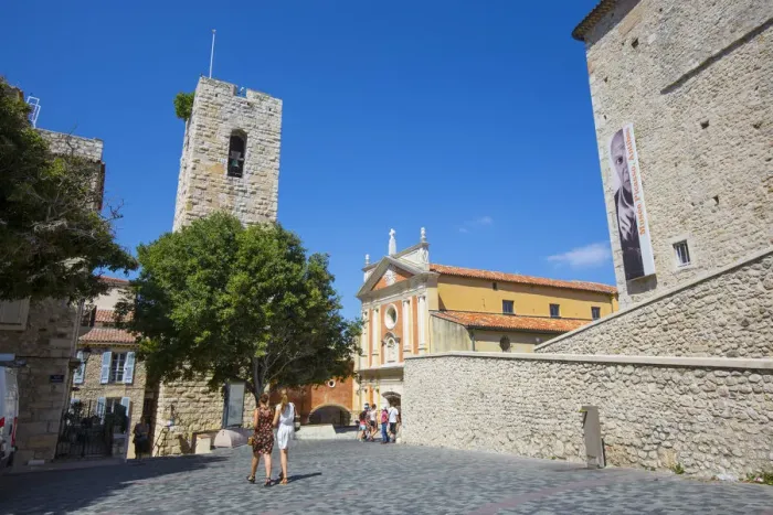 Framed Print : Cathedral and Musee Picasso in the Old town of Antibes, Alpes-Maritimes Framed Print : Cathedral and Musee Picasso in the Old town of Antibes, Alpes-Maritimes