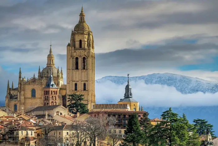 Framed Print : Cathedral and old town skyline, Segovia, Castile and Leon, Spain Framed Print : Cathedral and old town skyline, Segovia, Castile and Leon, Spain