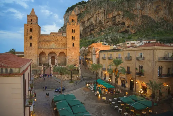Framed Print : Cefalu Cathedral, Piazza Duomo, Cefalu, Sicily, Italy, Europe Framed Print : Cefalu Cathedral, Piazza Duomo, Cefalu, Sicily, Italy, Europe