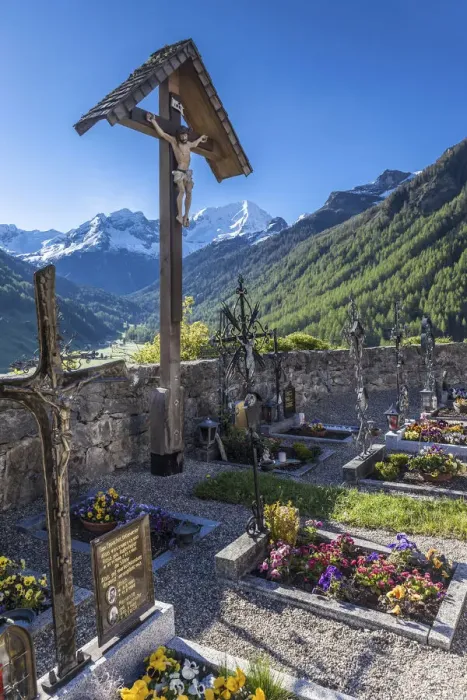 Framed Print : Cemetery of Rein in Taufers, Reintal, South Tyrol, Italy Framed Print : Cemetery of Rein in Taufers, Reintal, South Tyrol, Italy