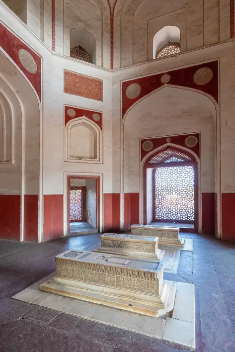 Framed Print : Cenotaphs of Hamida Banu Begum, Dara Shikoh at Humayun's Tomb, Delhi, India Framed Print : Cenotaphs of Hamida Banu Begum, Dara Shikoh at Humayun's Tomb, Delhi, India