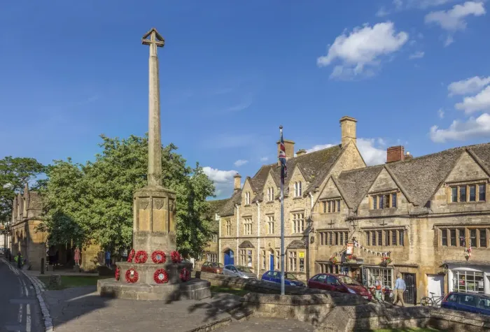 Framed Print : In the center of Chipping Campden, Cotswolds, Gloucestershire, England