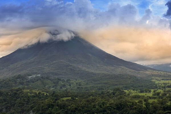 Central America, Costa Rica, La Fortuna, Arenal volcano under a dramatic sky