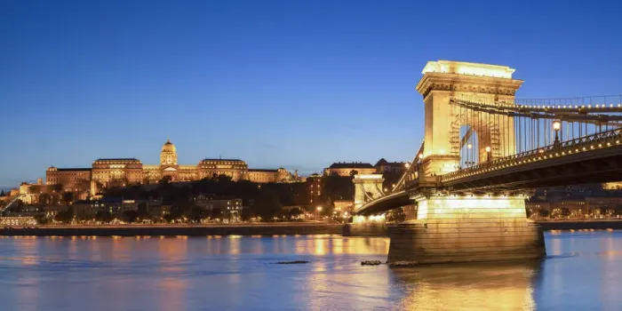 Framed Print : Chain Bridge (Szechenyi Bridge) and Buda Castle at dusk, Budapest, Hungary