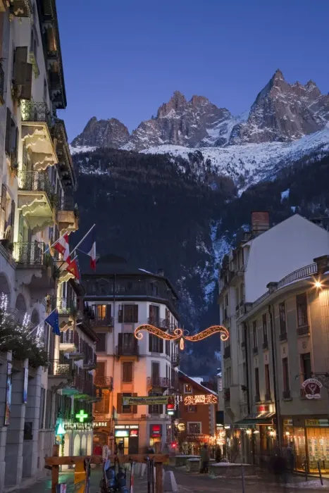 Framed Print : Chamonix-Mont-Blanc, French Alps, Haute Savoie, France Framed Print : Chamonix-Mont-Blanc, French Alps, Haute Savoie, France