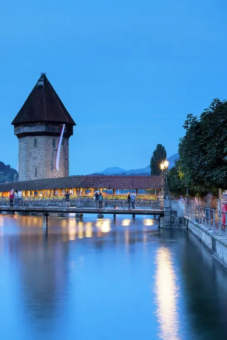 Framed Print : Chapel Bridge and Reuss River at dusk, Lucerne, Switzerland Framed Print : Chapel Bridge and Reuss River at dusk, Lucerne, Switzerland