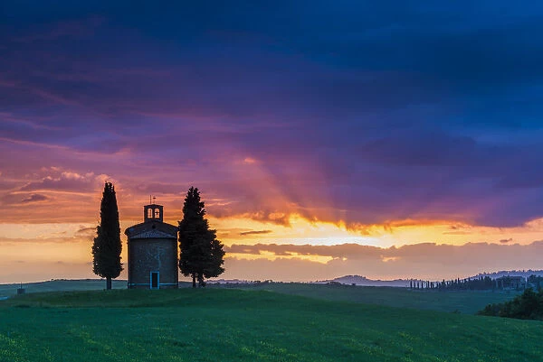Chapel Madonna di Vitaleta at Sunset, Val d Orcia, Tuscany, Italy