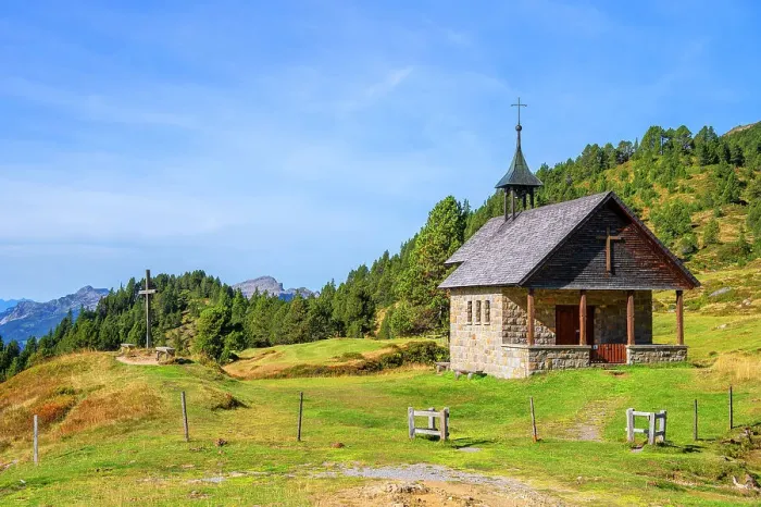 Framed Print : Chapel near Seewenseeli, Lucerne / Obwalden, Switzerland Framed Print : Chapel near Seewenseeli, Lucerne / Obwalden, Switzerland