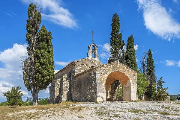 Chapel Sainte Sixte at Eygalieres, Les Alpilles, Bouches du Rhone, Provence Cote d'Azur, France, Europe