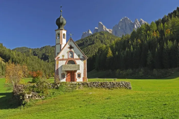 Framed Print : Chapel St. Johann in front of Sass Rigais (Geisler peaks), St. Magdalena, Val di Funes Framed Print : Chapel St. Johann in front of Sass Rigais (Geisler peaks), St. Magdalena, Val di Funes