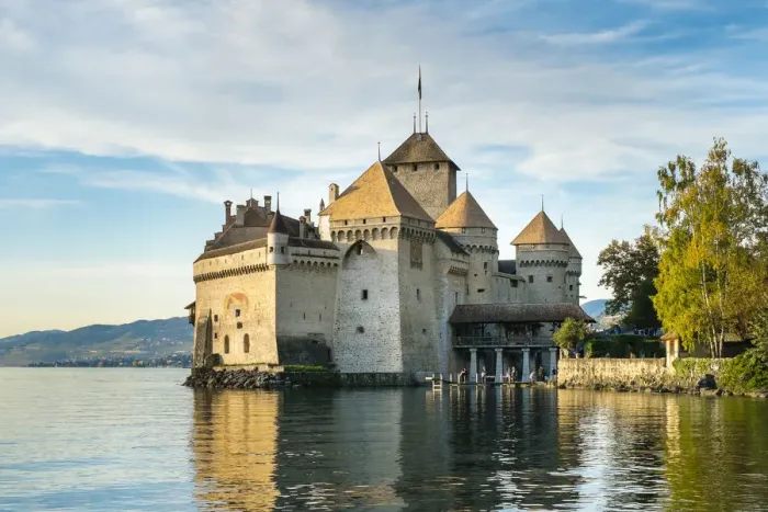 Framed Print : Chateau de Chillon on the shores of Lake Geneva (French: Lac LA man), Veytaux, Vaud Canton Framed Print : Chateau de Chillon on the shores of Lake Geneva (French: Lac LA man), Veytaux, Vaud Canton