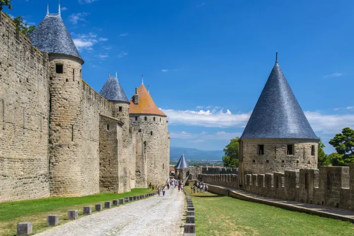 Framed Print : Chateau Comtal and ramparts of the medieval fortified city, Carcassonne Framed Print : Chateau Comtal and ramparts of the medieval fortified city, Carcassonne
