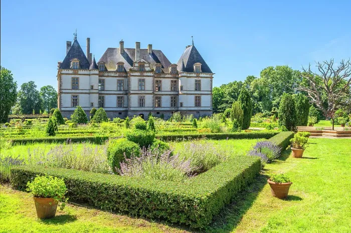 Framed Print : Chateau de Cormatin, Cormatin, Saone-et-Loire, Bourgogne-Franche-Comte, Burgundy, France Framed Print : Chateau de Cormatin, Cormatin, Saone-et-Loire, Bourgogne-Franche-Comte, Burgundy, France