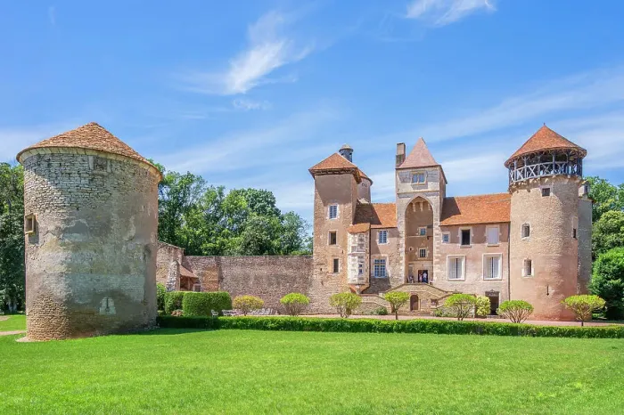 Framed Print : Chateau de Sercy, Sercy, Saone-et-Loire, Bourgogne-Franche-Comte, Burgundy, France Framed Print : Chateau de Sercy, Sercy, Saone-et-Loire, Bourgogne-Franche-Comte, Burgundy, France