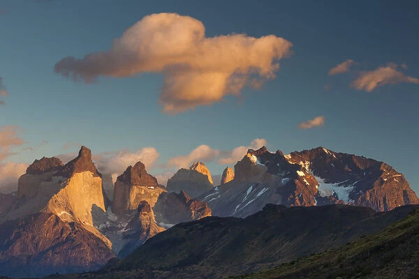 Chile, Magallanes Region, Torres del Paine National Park, Lago Pehoe, dawn landscape