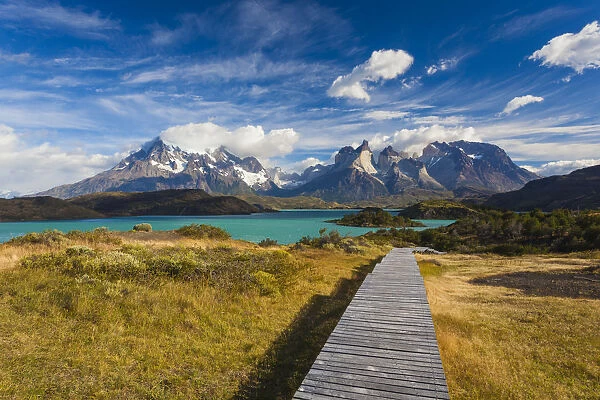 Chile, Magallanes Region, Torres del Paine National Park, Lago Pehoe, morning landscape