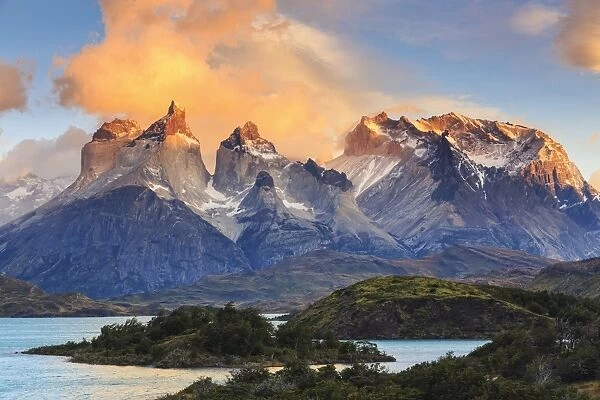Chile, Patagonia, Torres del Paine National Park (UNESCO Site), Lake Pehoe