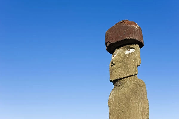 Chile, Rapa Nui, Easter Island, Moai statue Ahu Ko Te riku, the only topknotted