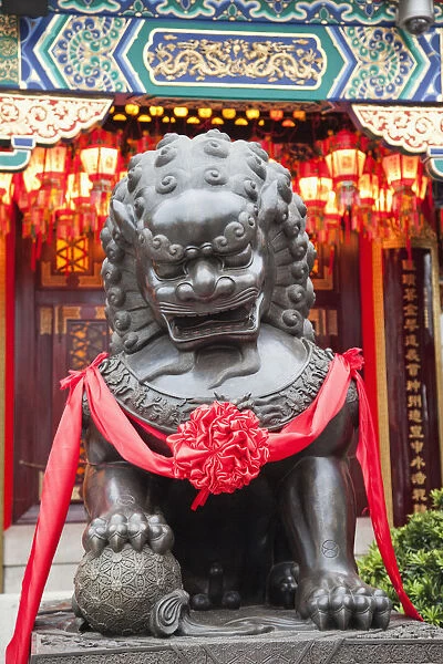 China, Hong Kong, Kowloon, Wong Tai Sin, Wong Tai Sin Temple, Bronze Lion Statue