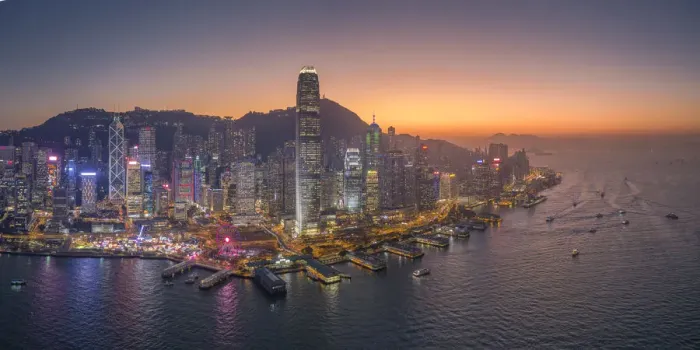 Framed Print : China, Hong Kong, Victoria Harbour and Hong Kong Island skyline Framed Print : China, Hong Kong, Victoria Harbour and Hong Kong Island skyline