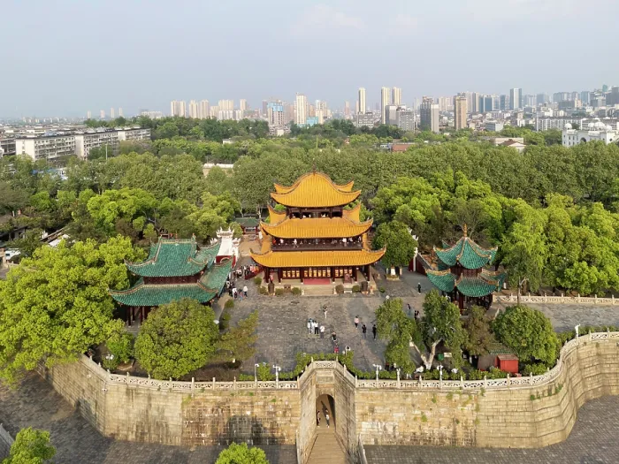 Framed Print : China, Hunan Province, Yueyang, Yueyang Tower - an ancient Chinese pavilion on the eastern shores of Dongting Lake and the Yangtze river Framed Print : China, Hunan Province, Yueyang, Yueyang Tower - an ancient Chinese pavilion on the eastern shores of Dongting Lake and the Yangtze river