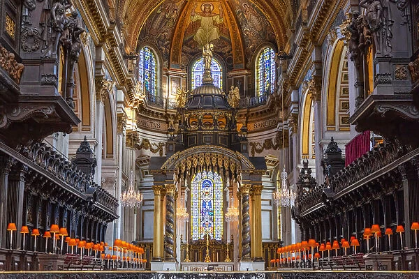 The choir and high altar of St. Pauls Cathedral, London, Great Britain, UK