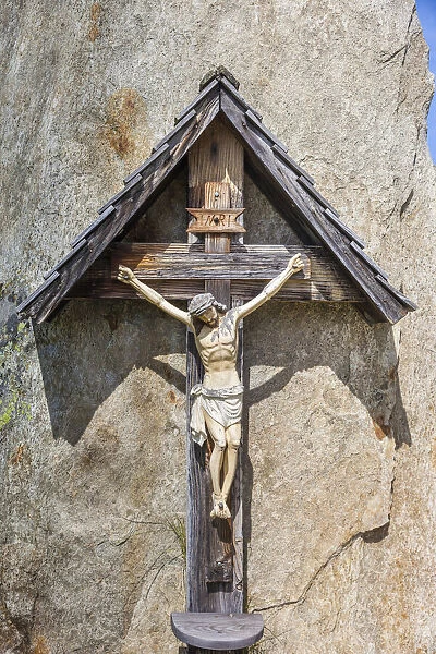 Christian wayside cross at the Kehreralm (1842 m) near Kasern, Valle Aurina, South Tyrol