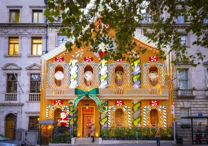 Framed Print : Christmas decorations on Annabels, Berkeley Square, Mayfair, London, England, UK Framed Print : Christmas decorations on Annabels, Berkeley Square, Mayfair, London, England, UK