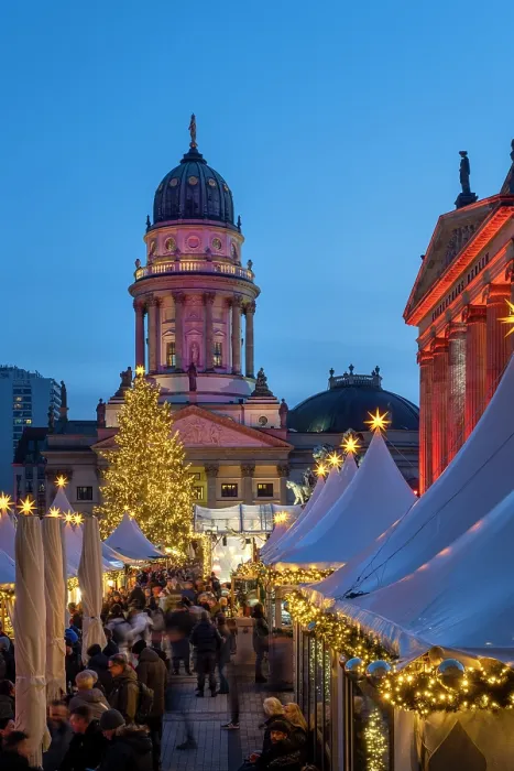 Framed Print : Christmas Market & the Deutscher Dom, Gendarmenmarkt, Berlin, Germany Framed Print : Christmas Market & the Deutscher Dom, Gendarmenmarkt, Berlin, Germany