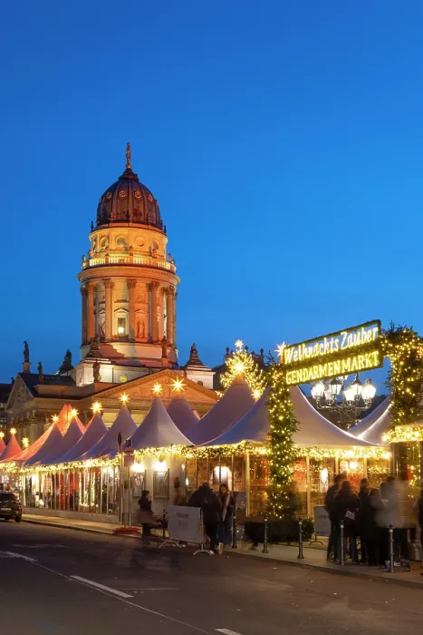 Framed Print : Christmas Market & the Deutscher Dom, Gendarmenmarkt, Berlin, Germany Framed Print : Christmas Market & the Deutscher Dom, Gendarmenmarkt, Berlin, Germany